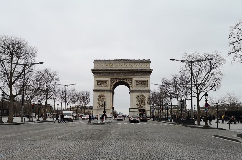 Franciaországban kiszélesítik a füstmentes övezeteket