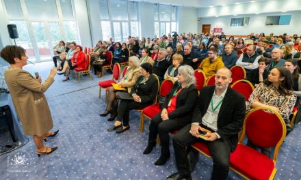 Több mint 200 résztvevővel zajlott az Erdélyi Hagyományok Háza Alapítvány konferenciája Szovátán