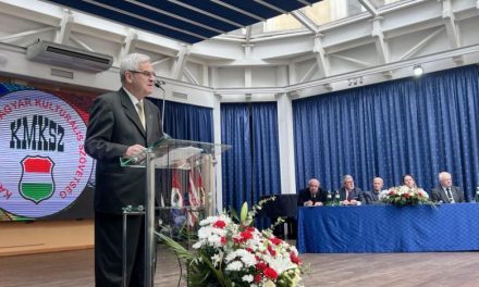 Tőkés László köszöntőbeszéde a Kárpátaljai Magyar Kulturális Szövetség XXXV. közgyűlésén