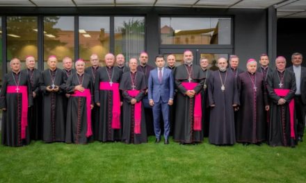 Elnökválasztás – Létfontosságúnak nevezték híveik részvételét a szavazáson a romániai magyar egyházak