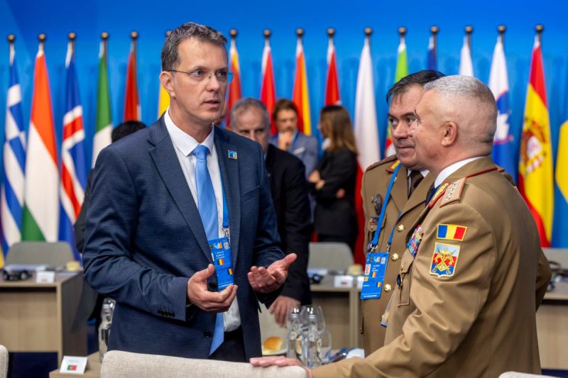 Ionuț Moșteanu megkötötte az F-16-osok beszerzésére vonatkozó szerződést a holland kormánnyal