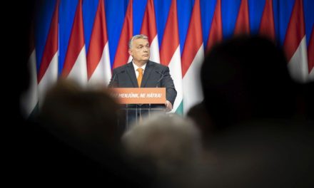 Orbán szerint Ukrajna felvétele a NATO-ba azonnali háborút jelentene Oroszországgal, a harmadik világháború kitörését jelentené