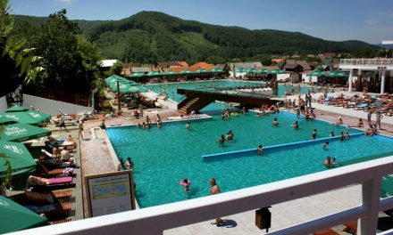 Legkésőbb július elsején újra megnyit a parajdi sósfürdő, melynek vízét hozott sóval keverik