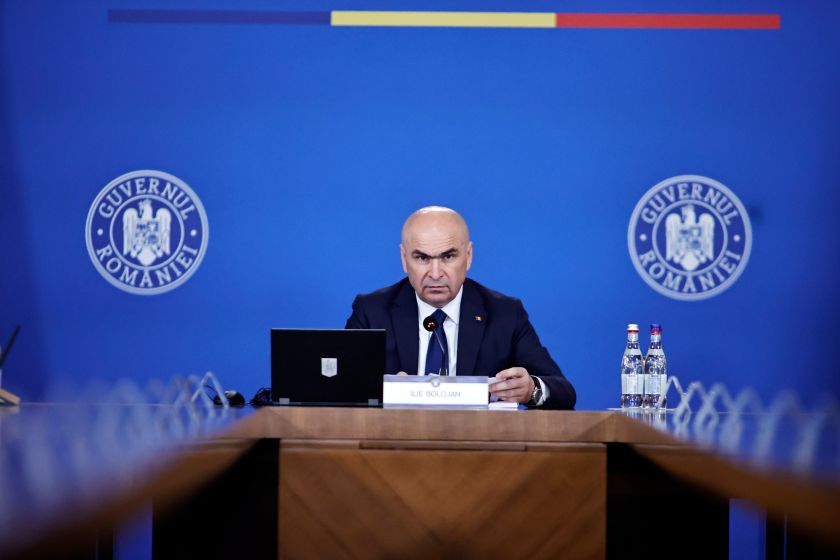 Gazdasági megszorító intézkedéseket jelentett be Bolojan miniszterelnök