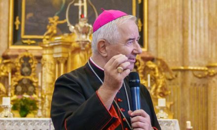 Requiem a temesvári Szent György székesegyházban – Pál József Csaba megyés püspök celebrál