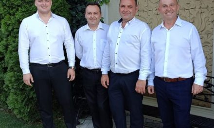 Szüreti bál Nagycsanádon – A jó hangulatot a Pink zenekar biztosítja