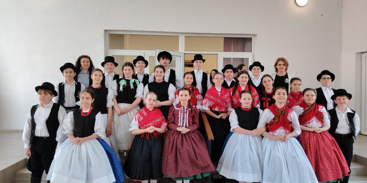 Első díj a Dobbantó néptánccsoportnak